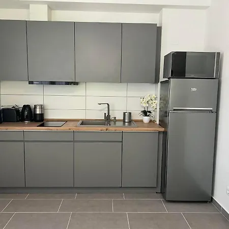 Margittai Apartment *